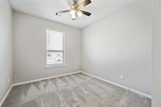 Building Photo - 1128 Clonmore Ct