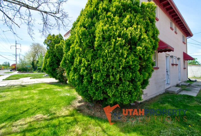 Building Photo - 1914 S 900 E