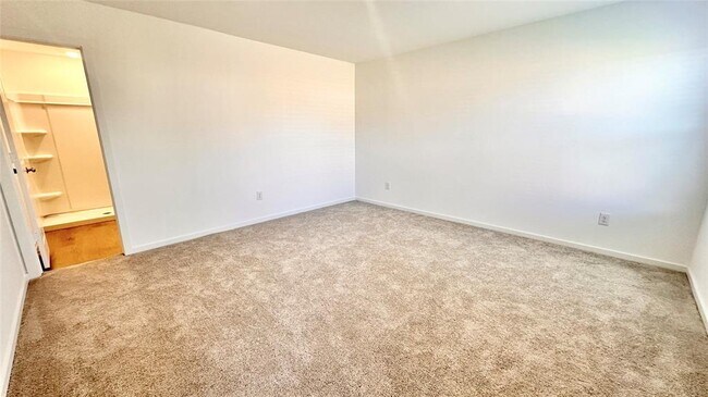 Building Photo - 20404 Deer Creek Dr