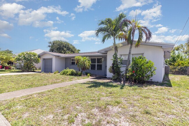 Building Photo - 2157 Barracuda Ave