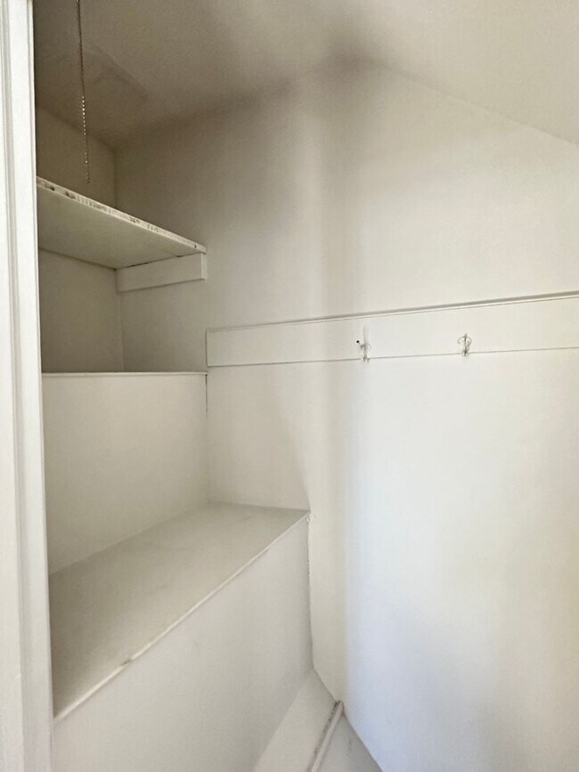 Building Photo - 2800 Woodpipe Ln