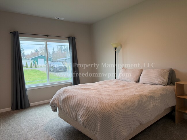 Building Photo - 17315 Pendleton St SW