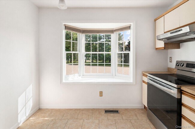 Building Photo - 46 Winterberry Cir