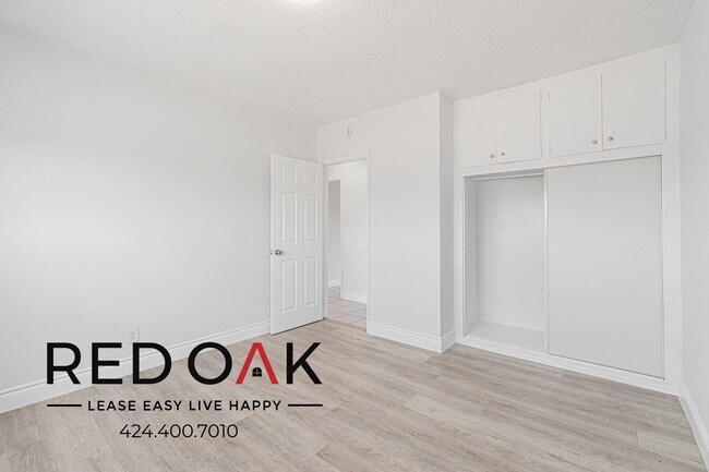 Building Photo - 1214 S Atlantic Dr