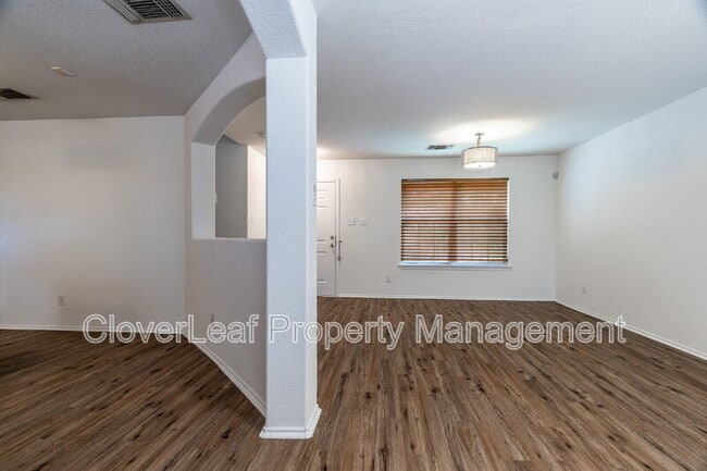 Building Photo - 446 S Water Ln