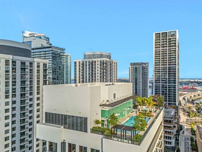 Building Photo - 11 NE 6th St