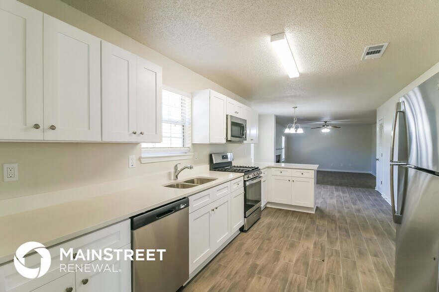 Building Photo - 5350 Knights Landing