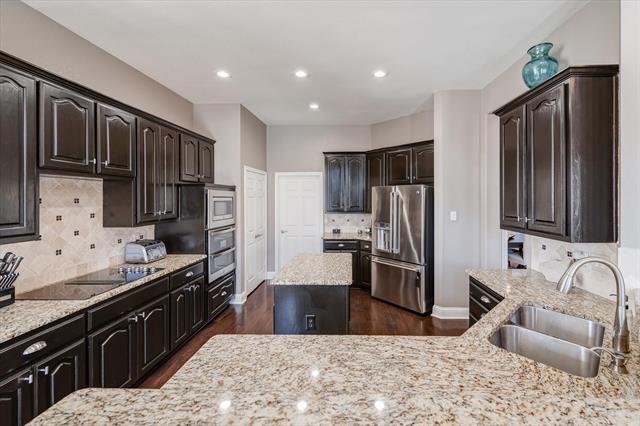 Building Photo - 1804 Briaroaks Dr