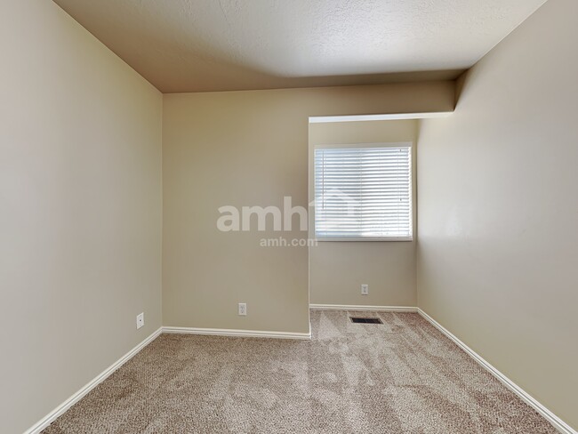 Building Photo - 3795 W 850 S