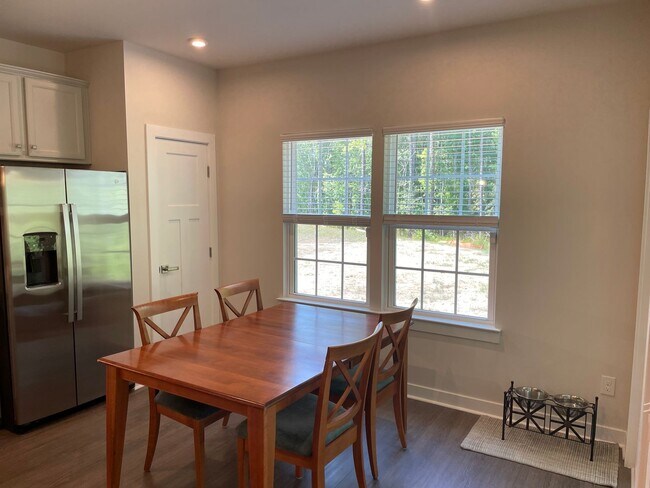 Building Photo - 2116 Sounders Ln NE