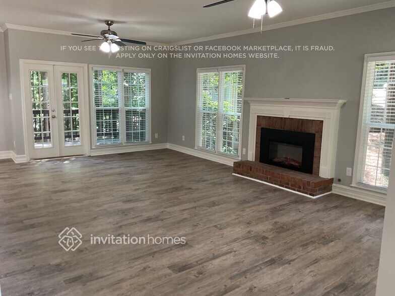 Building Photo - 3618 Broken Arrow Dr