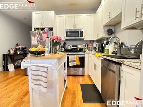 Building Photo - 6 Islington St