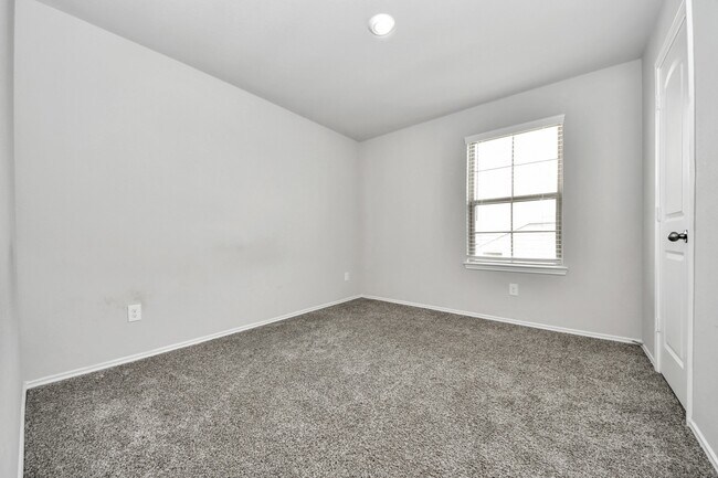 Building Photo - 21003 Seneca Willow Wy