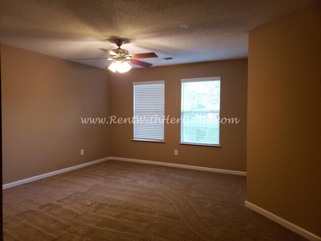 Building Photo - Gorgeous Brick Home with Golf Course / Lake View in Popular Mirror Lake Golf/ Swim / Tennis Subdi...