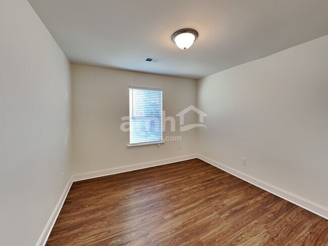 Building Photo - 209 Rivulet Dr