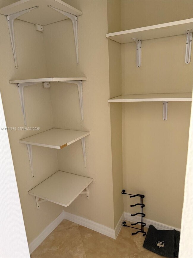 Building Photo - 1950 S Ocean Dr