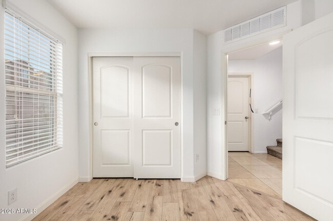 Building Photo - 2031 N 77th Ln