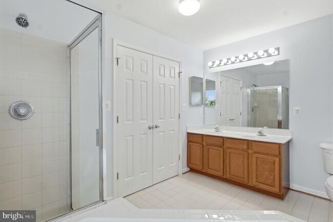 Building Photo - 899 Stonefield Square NE
