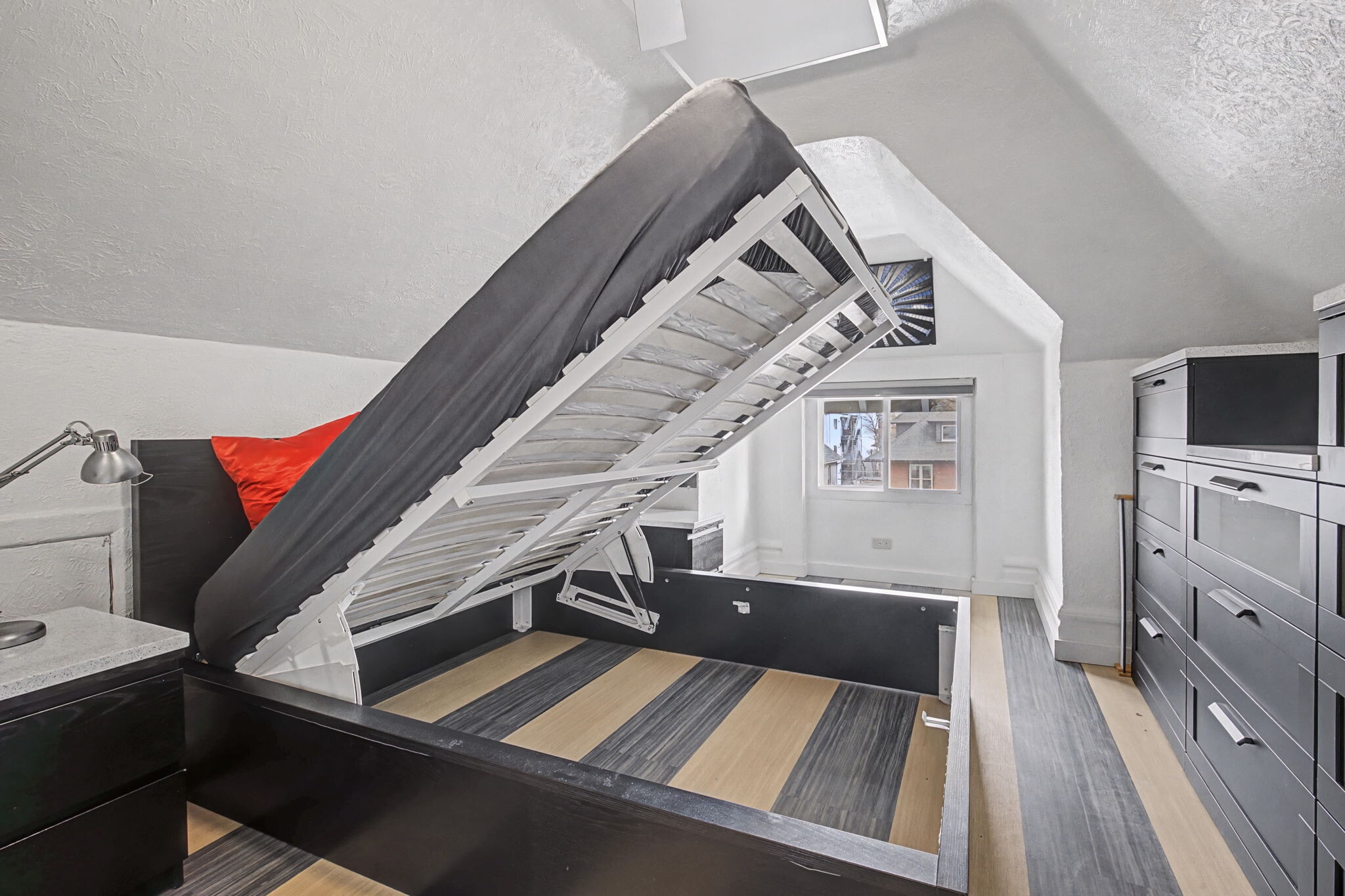 storage bed - 1427 Clayton St