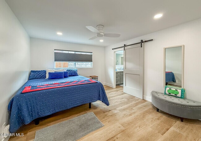 Building Photo - 5040 Dolphin Way