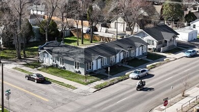 Building Photo - Center Street