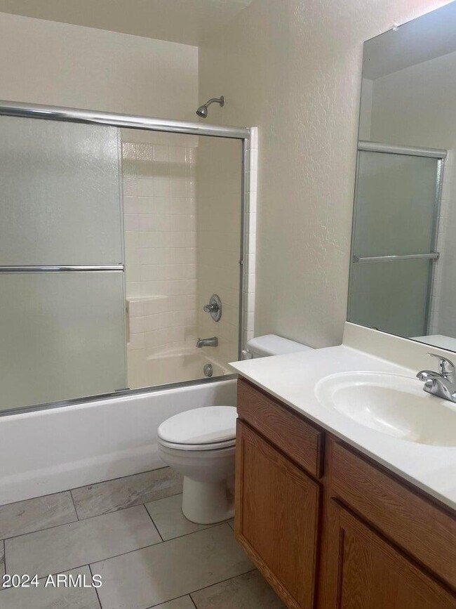 Building Photo - 1333 S 220th Dr