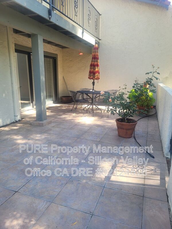Building Photo - 114 Casa Grande