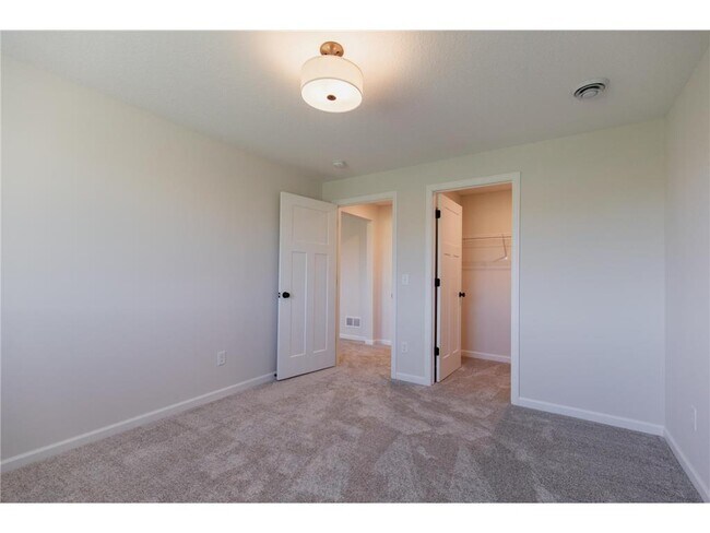 Building Photo - 4817 127th Cir NE