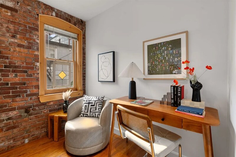 Building Photo - 156 Prince St