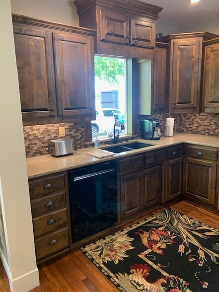 Building Photo - 3381 Sartain Rd