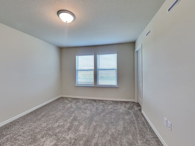Building Photo - 3187 Emerald Acrs Ln