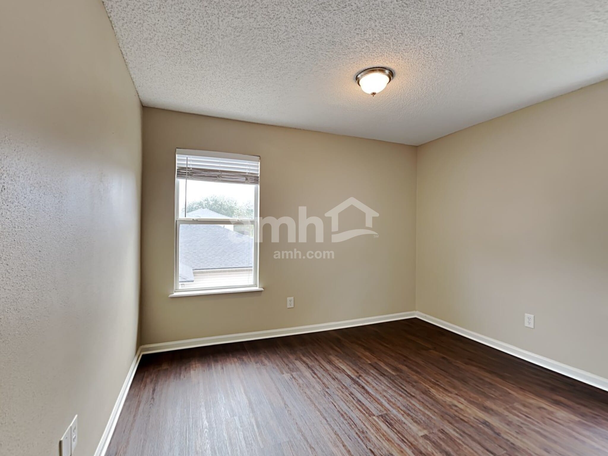 Building Photo - 9734 Hazel Lake Dr