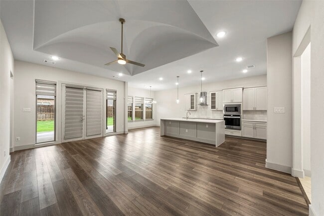 Building Photo - 2089 Abela Dr