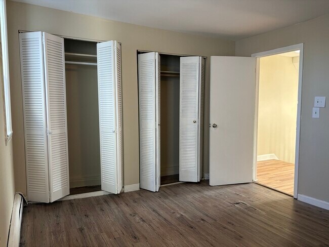 Building Photo - 36 Cork St