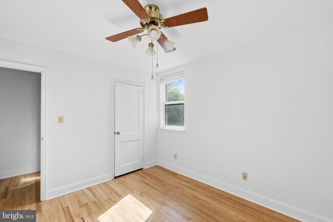 Building Photo - 2906 Breezy Terrace