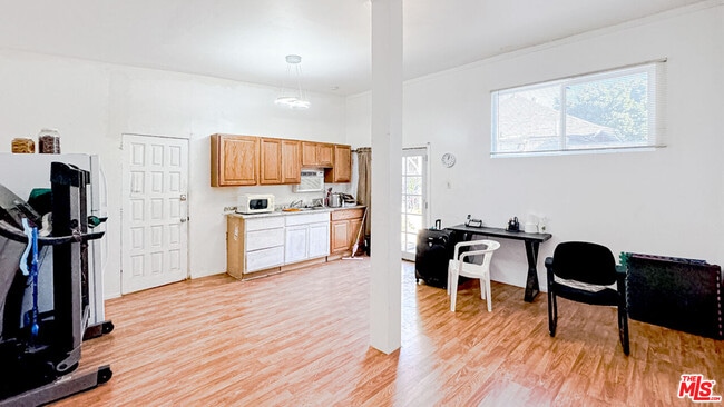 Building Photo - 1207 S Harvard Blvd