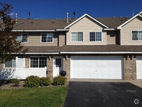 Building Photo - Easy Living On Gettysburg Way