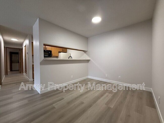 Primary Photo - 2384 N 44th St