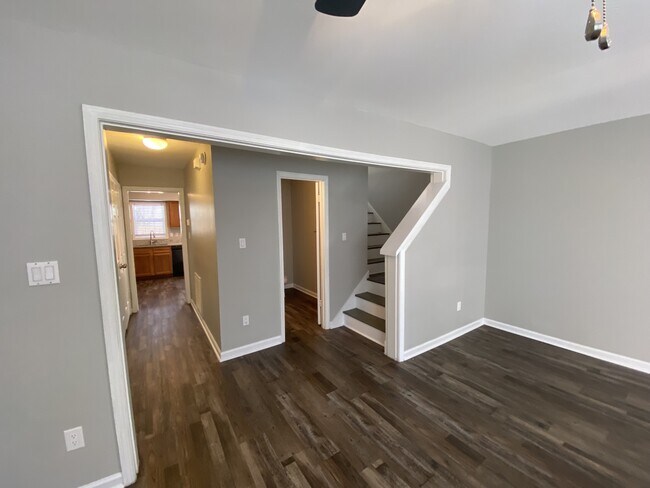 Building Photo - 505 Avent Ferry Rd