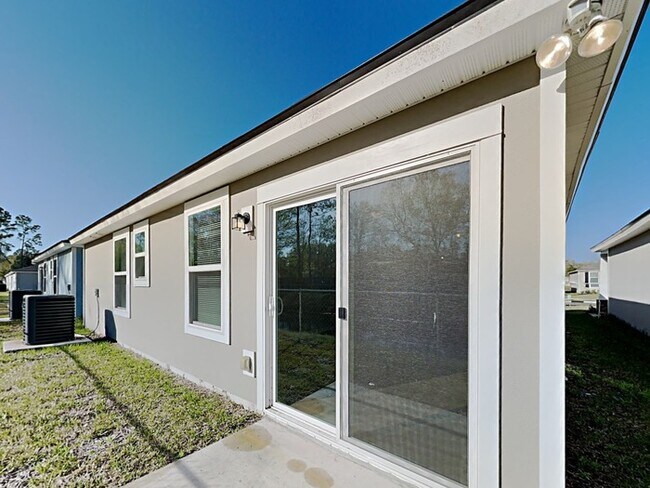 Building Photo - BEAUTIFUL NEW HOME