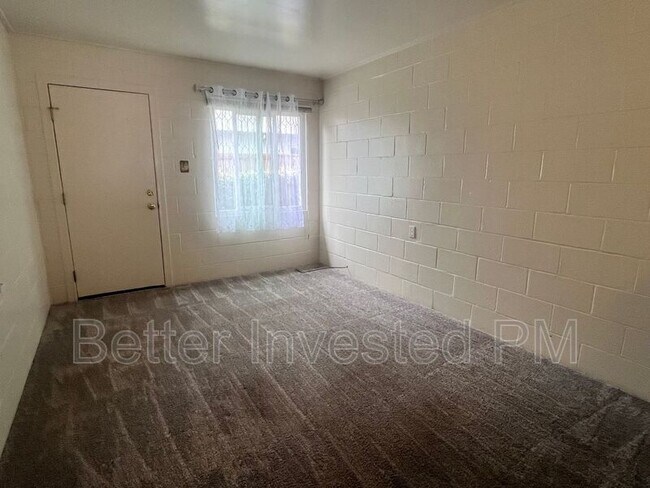 Building Photo - 560 Talmage Rd