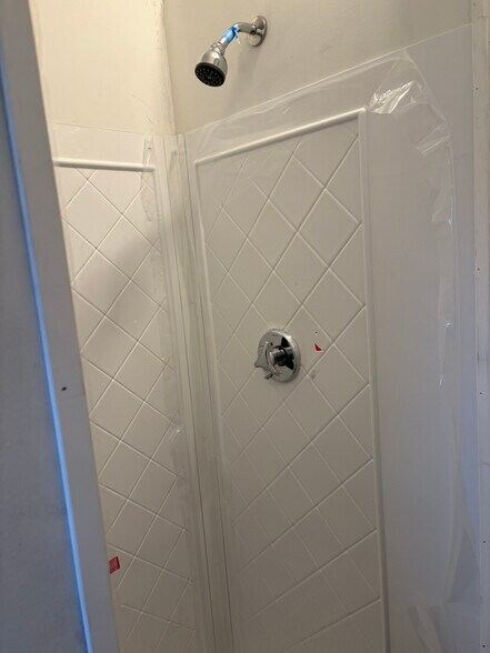 Building Photo - 4 Raleigh Rd