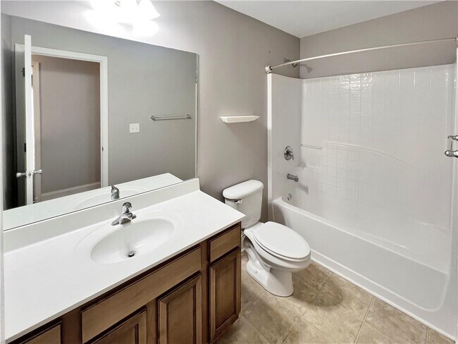 Building Photo - 225 Stone Park Dr