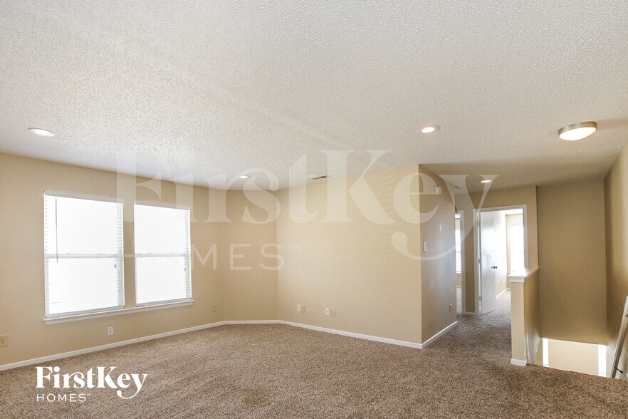 Building Photo - 12916 Courage Crossing