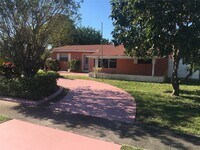 Building Photo - 720 N 66th Ter HOLLYWOOD, FL 33024