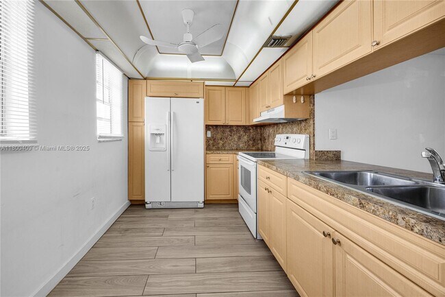 Building Photo - 14180 SW 84th St