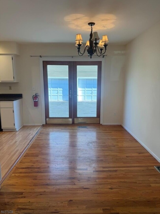 Building Photo - 29 Aubrey St