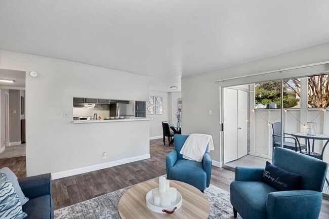 Building Photo - 501 Pelham Dr