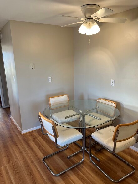 Dining area - #4 - 24 Joseph Dr