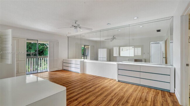 Building Photo - 205 Dunwoody Ln